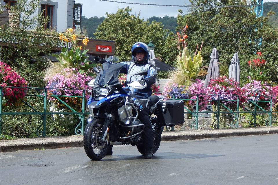 Motorrijbewijspoint Breda examengarantie AVB en AVD